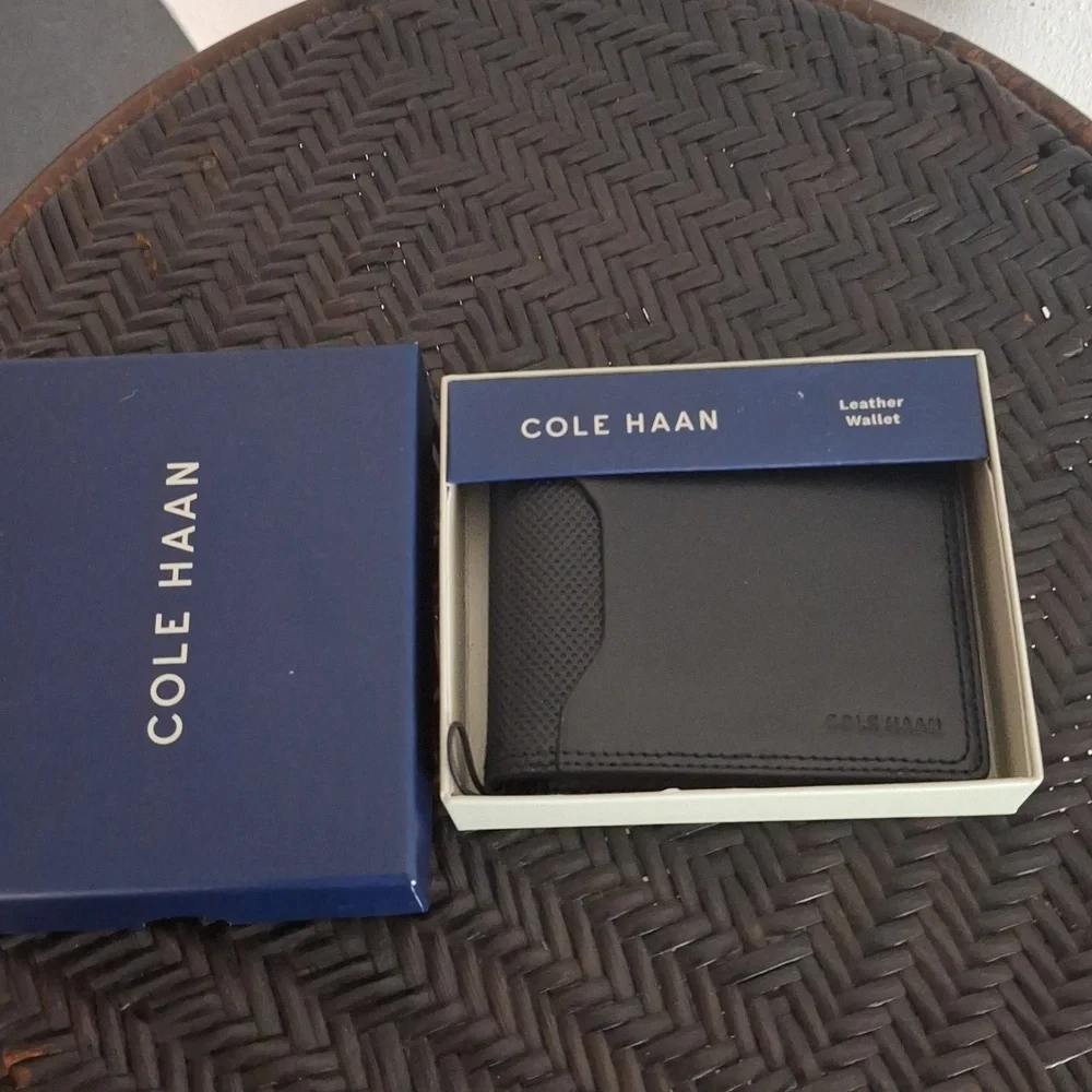 Cole Haan Leather Wallet Black Mens Classic Gift New in Box